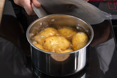 Pellkartoffeln kochen