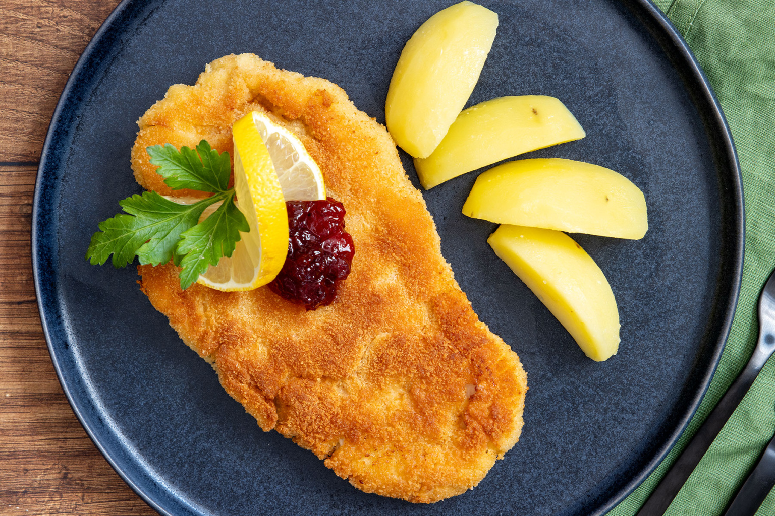 Panierte Hähnchenschnitzel: knusprig &amp; einfach | Rezept