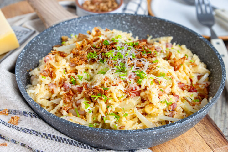 Käsespätzle mit Speck
