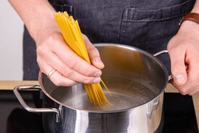 Spaghetti kochen