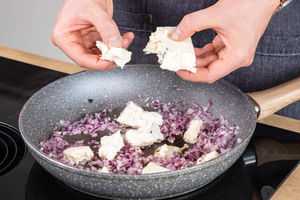 Gorgonzola zerbröseln