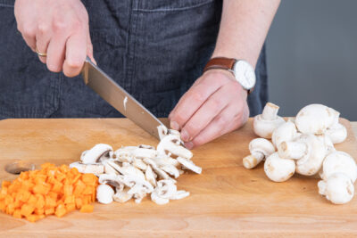 Champignons schneiden