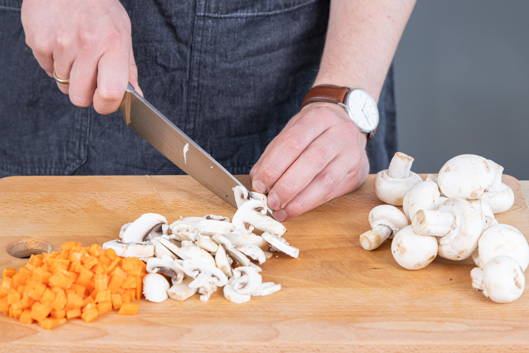 Champignons schneiden
