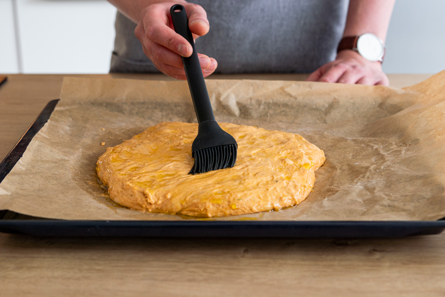 Focaccia-Brot mit Kräutern: schnell & einfach Focaccia-Brot mit Kräutern: schnell & einfach