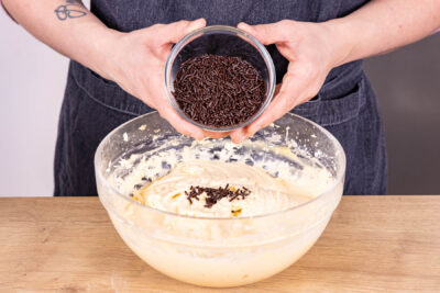 Schokostreusel dazugeben