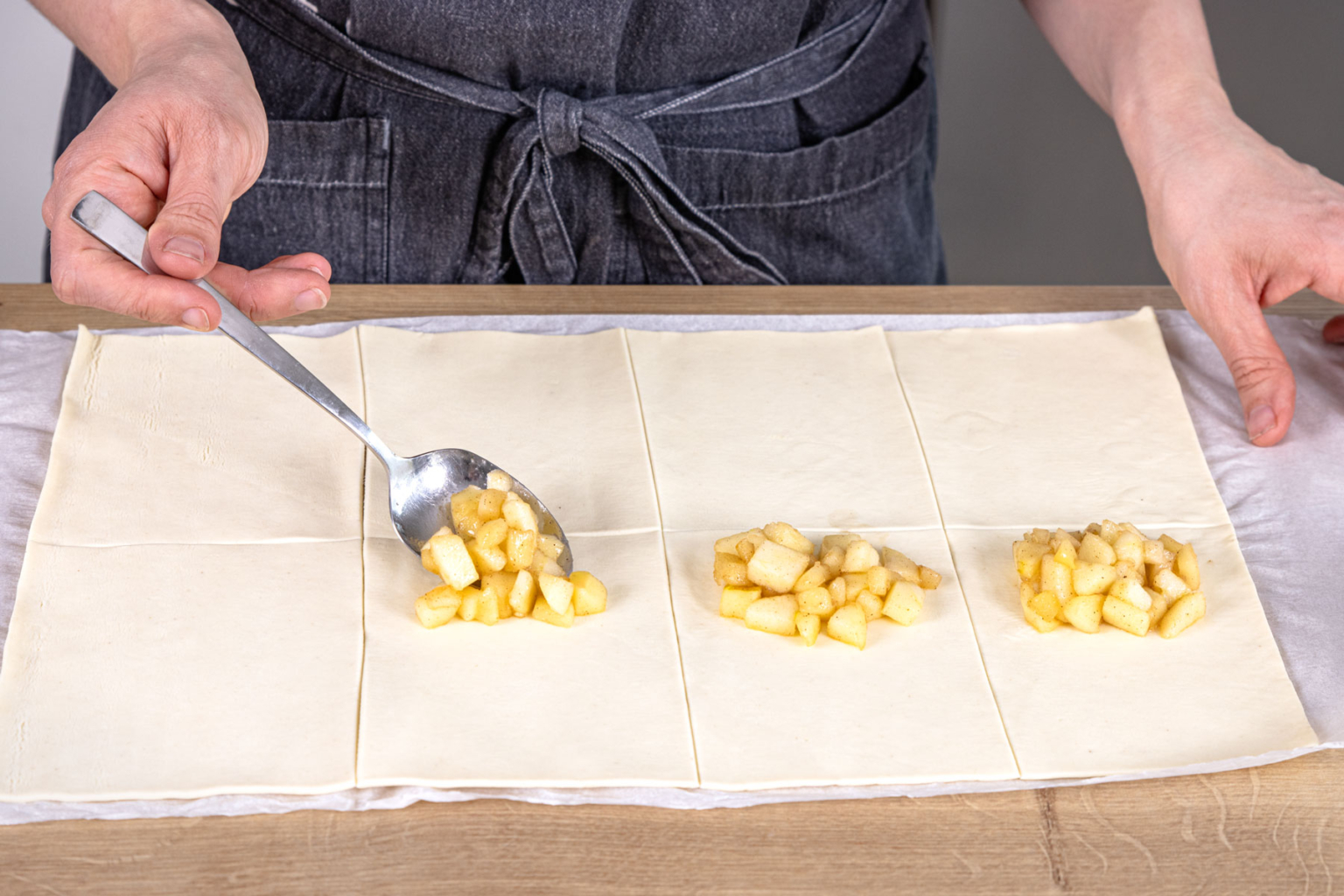 Apfeltaschen mit Blätterteig