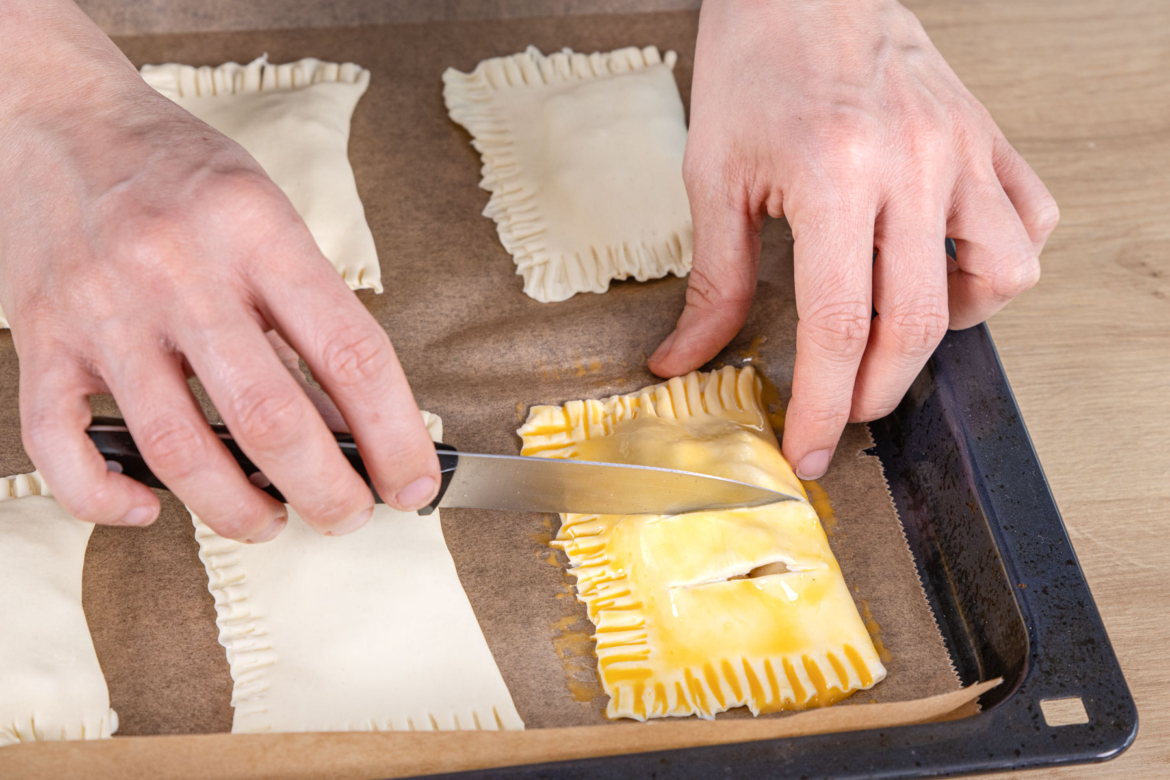 Apfeltaschen mit Blätterteig