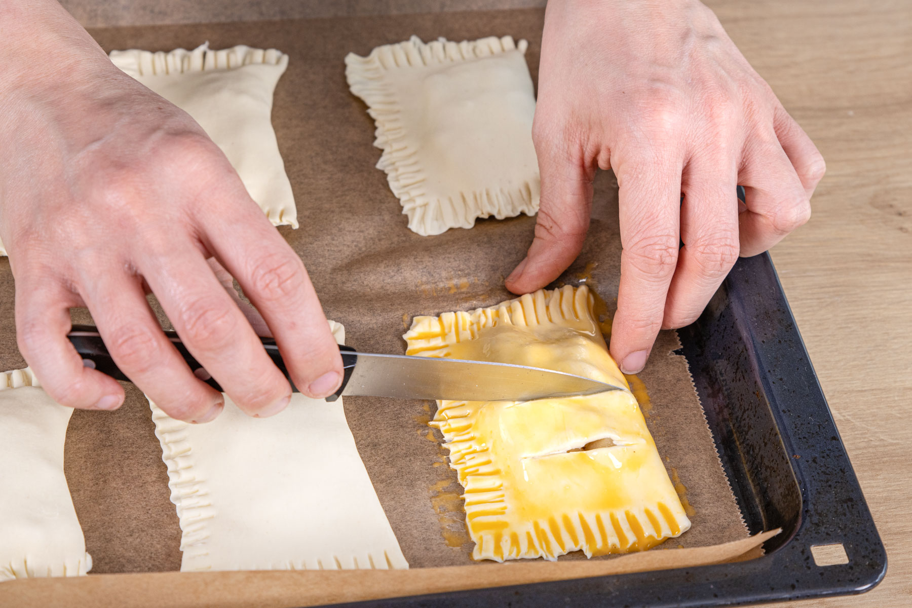 Apfeltaschen mit Blätterteig