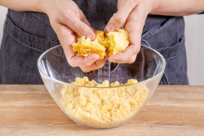 Kuchen zerkrümeln