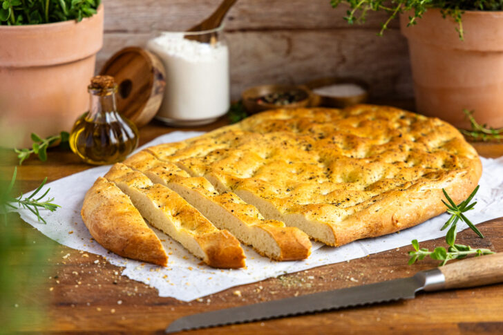 Focaccia-Brot mit Kräutern: schnell & einfach