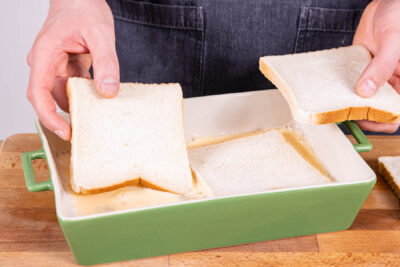 Toastscheiben einweichen lassen