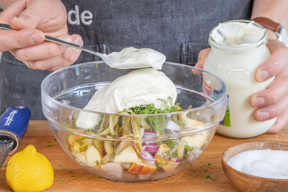 Matjessalat mit Apfel und Zwiebel | Rezept