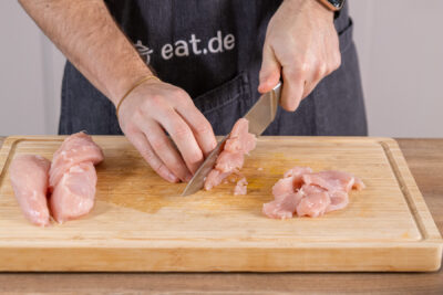 Fleisch in Streifen schneiden