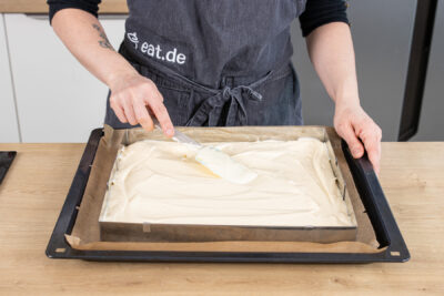 Quarkmasse verstreichen