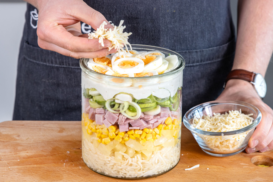 Schichtsalat nach Landfrauen-Art | Rezept