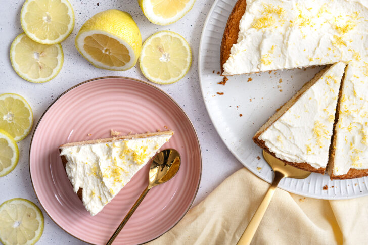 Zitronenkuchen mit Lemon-Curd-Füllung