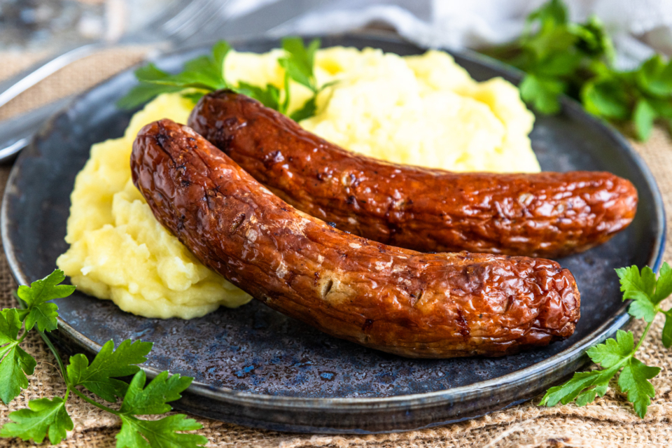 Bratwurst in der Heißluftfritteuse zubereiten