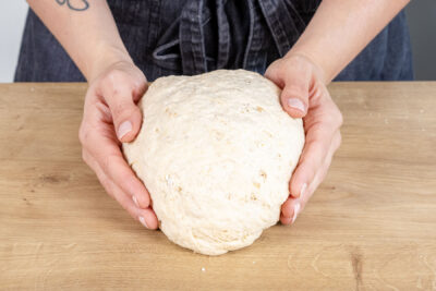Buttermilchbrot ohne Hefe formen