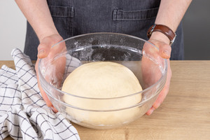 Hefeteig für die Dampfnudeln