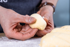 Dampfnudeln formen