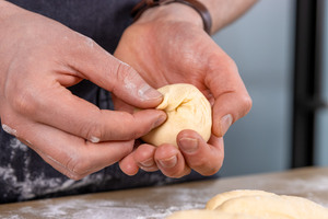 Dampfnudeln formen