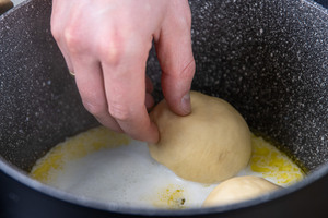 Dampfnudeln dämpfen