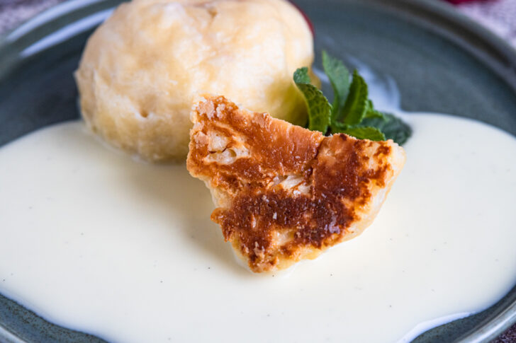 Dampfnudel mit Kruste