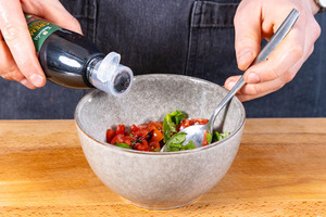 Balsamico Creme dazugeben