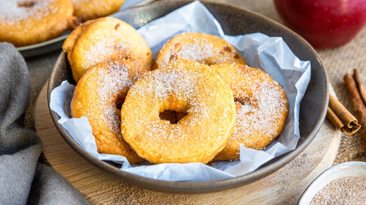 Einfache Apfelkrapfen | Rezept- eat.de