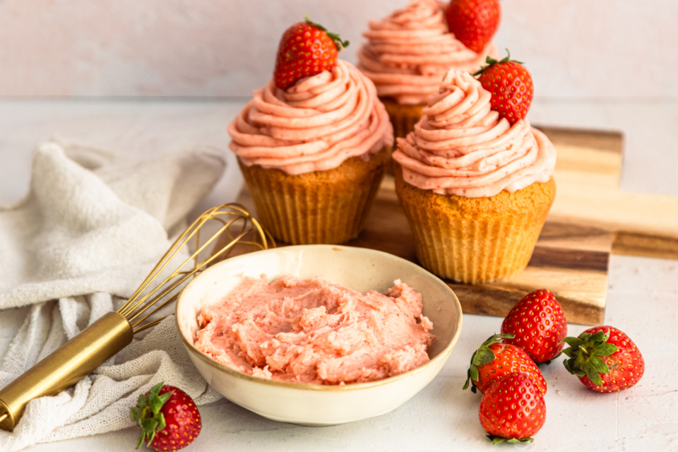 Erdbeer-Buttercreme | Rezept- eat.de