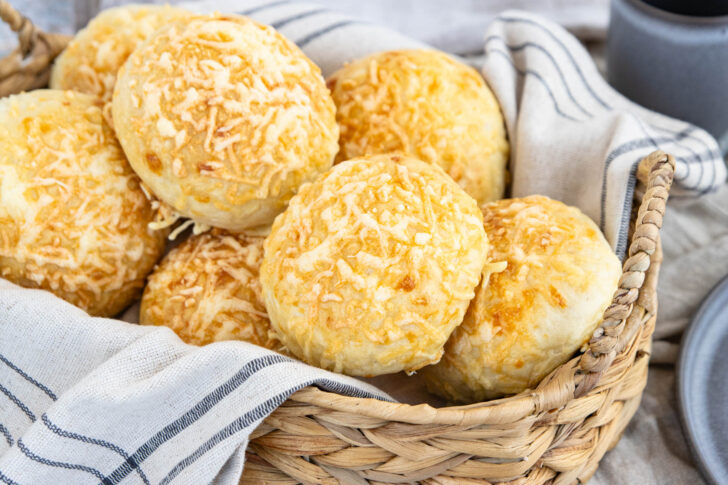 Fluffige Käsebrötchen: schnell & einfach