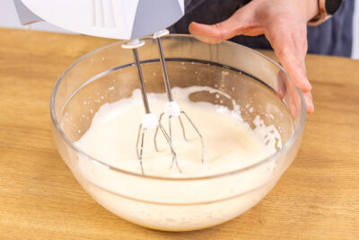 Eier aufschlagen