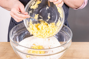 Kartoffelmasse dazugeben