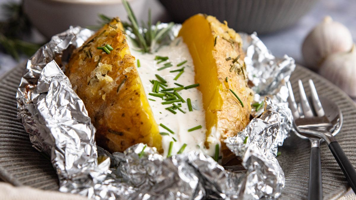 Ofenkartoffel aus der Heißluftfritteuse | Rezept - eat.de