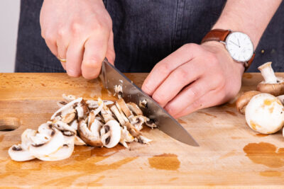 Champignons schneiden