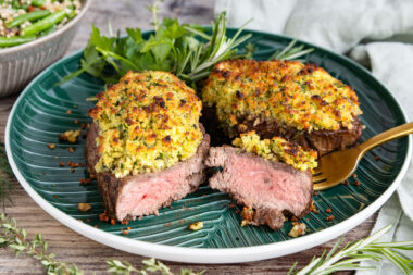 Rinderfilet mit Kräuterkruste