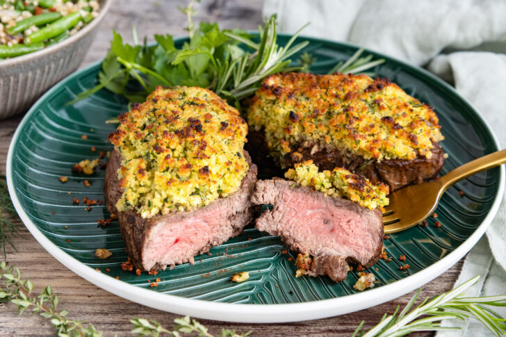 Rinderfilet mit Kräuterkruste