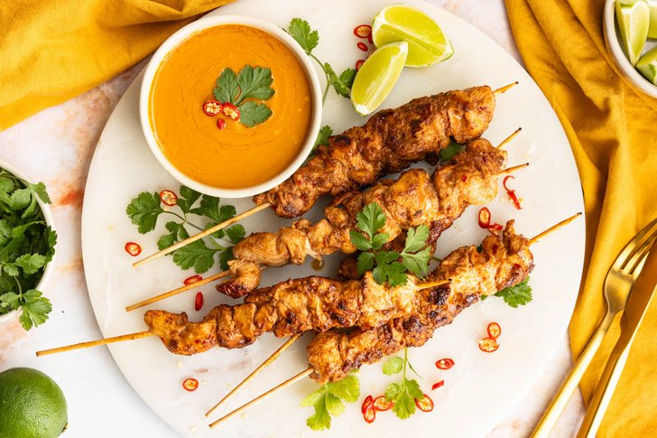 Saté-Spieße mit Erdnuss-Sauce Thai-Rezept