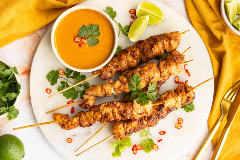 Saté-Spieße mit Erdnuss-Sauce Thai-Rezept