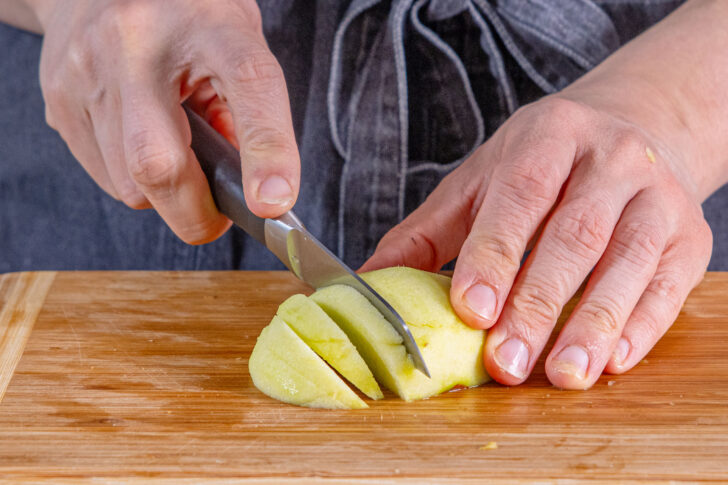 Äpfel schneiden