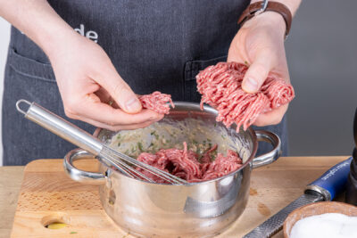 Hackfleisch dazugeben