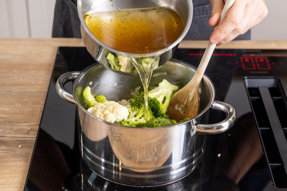 Blumenkohl-Brokkoli-Suppe | Rezept