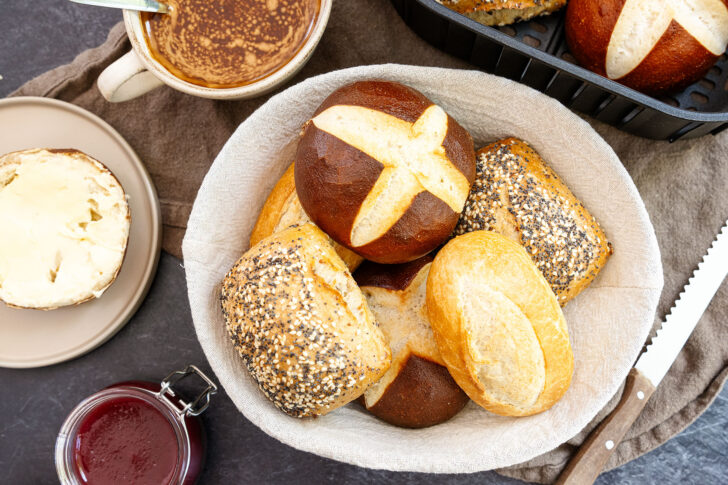 Brötchen aufbacken in der Heißluftfritteuse