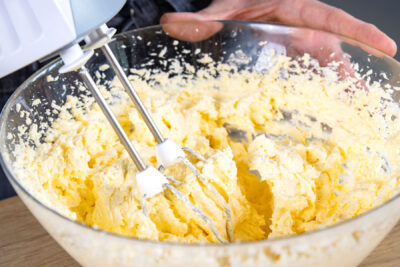 Butter hellcremig aufschlagen