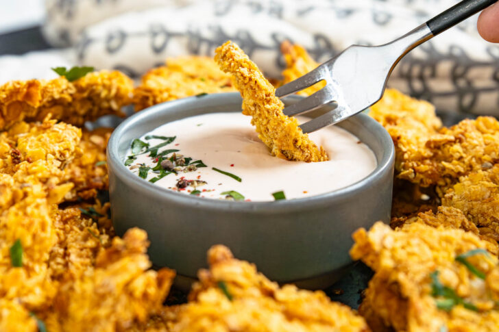 Chicken Nuggets dippen