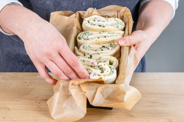 Faltenbrot mit Kräutern und Knoblauch | Rezept