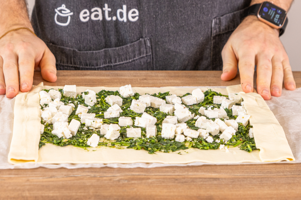 Feta-Spinatstrudel: schnell &amp; einfach | Rezept