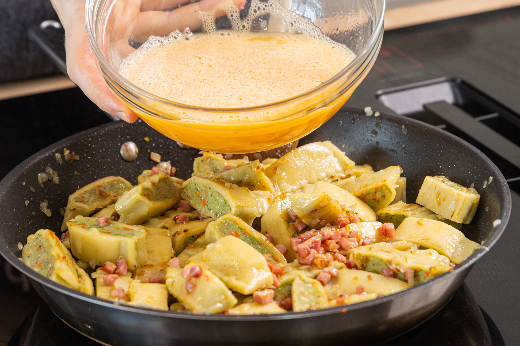 Gebratene Maultaschen mit Ei | Rezept