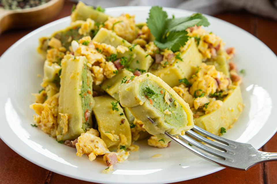 Gebratene Maultaschen mit Ei | Rezept - eat.de