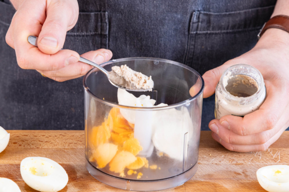 Gefüllte Eier mit Lachs